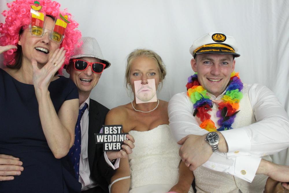 Laura & Oliver | View more photos from the event at gallery.myphotoboothexperience.co.uk/u/MyPhotoBoothExperienceLtd/Laura-Oliver